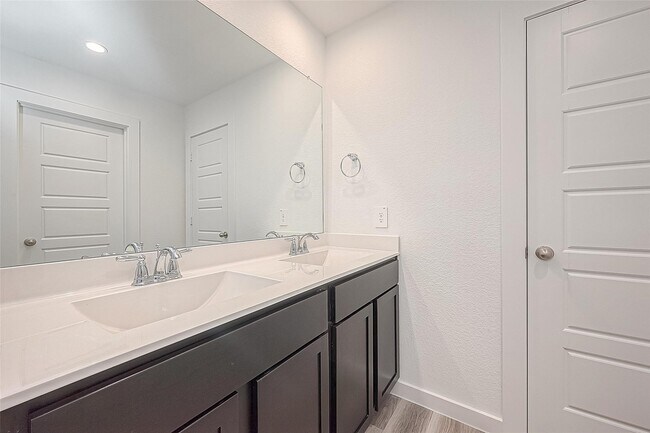 Building Photo - 3018 Skyline Mesa Dr