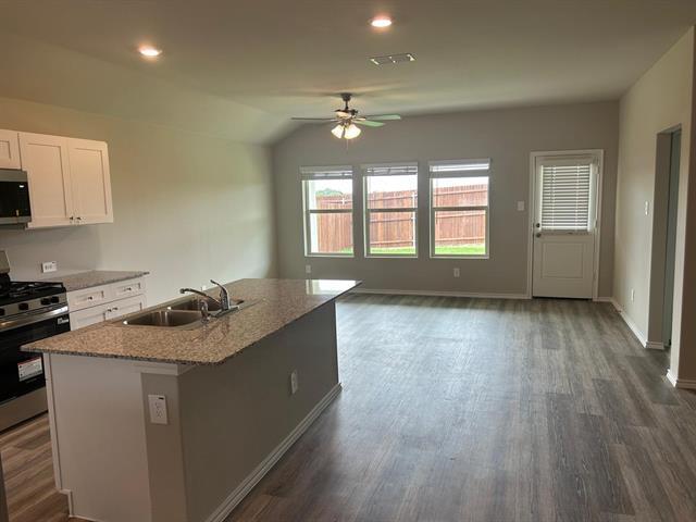 Building Photo - 1613 Tin Roof Rd