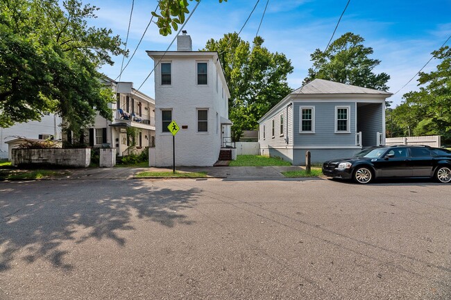 Building Photo - Rental Home Downtown Charleston