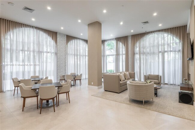 Building Photo - 3640 Yacht Club Dr