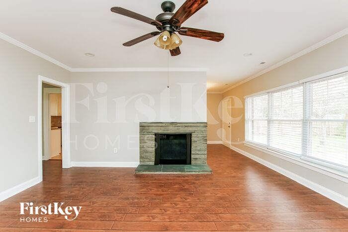 Building Photo - 240 Palaside Dr NE