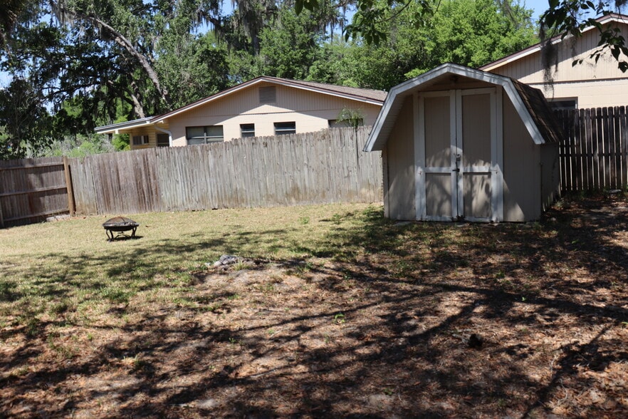 Backyard - 2312 Edgewater Ave