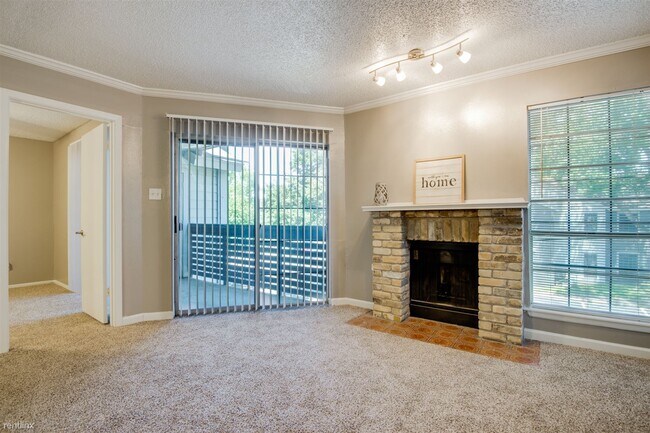 Building Photo - 2 br, 1 bath  - Valencia at Medical