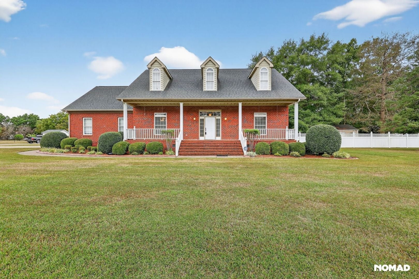 Building Photo - 401 Adler Ln