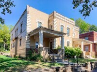 Building Photo - 713 20th St