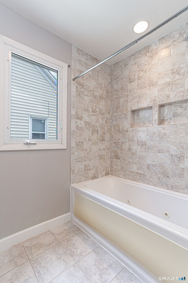 Building Photo - 16 Burwood Ave