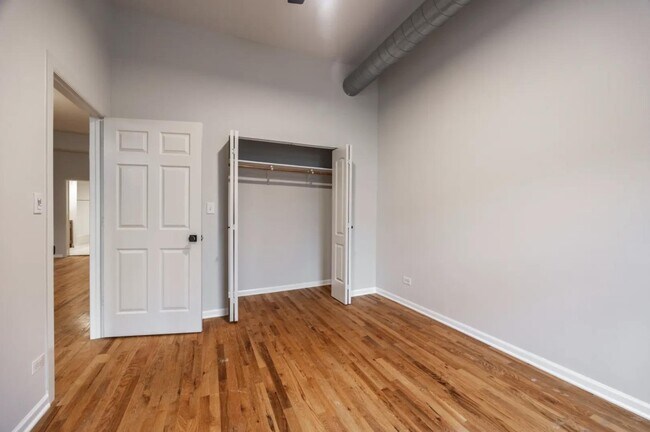 Building Photo - 1538 N Milwaukee Ave