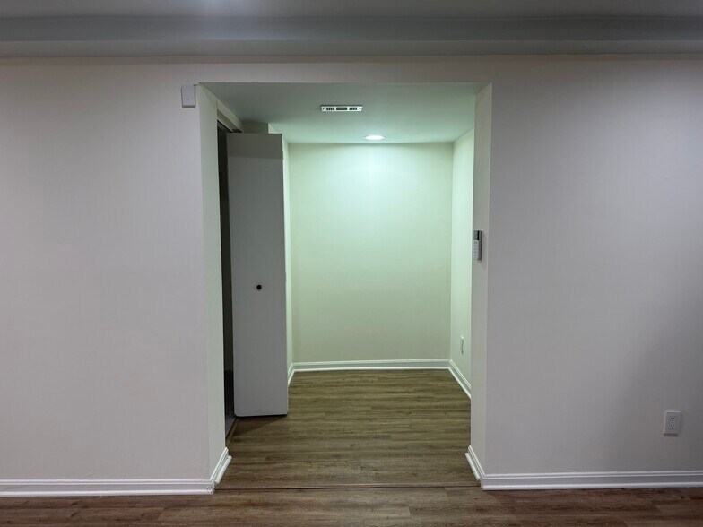 Building Photo - 1202 E Capitol St NE