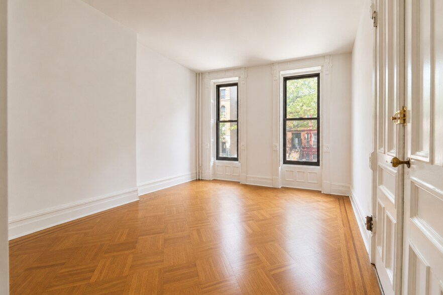 Building Photo - 814 Putnam Ave