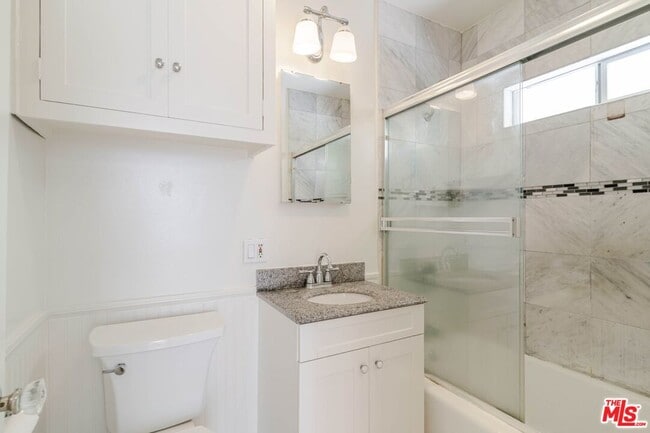 Building Photo - 4950 Newcastle Ave