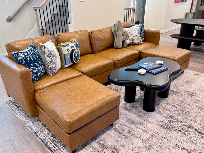 Building Photo - 131 Eastwood St