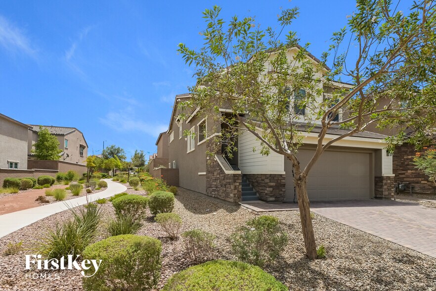 Building Photo - 868 N Water St