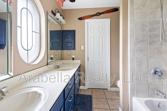 Building Photo - 1702 Shepherds Ranch