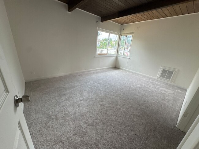 Building Photo - AVAILABLE! OPEN HOUSE SUNDAY 4:30-6:00 PM