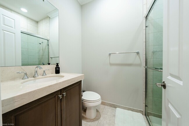 Building Photo - 9368 Eden Roc Ct