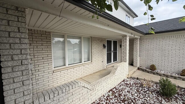 Building Photo - 36868 Melbourne Dr