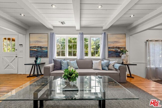 Building Photo - 23057 Sylvan St