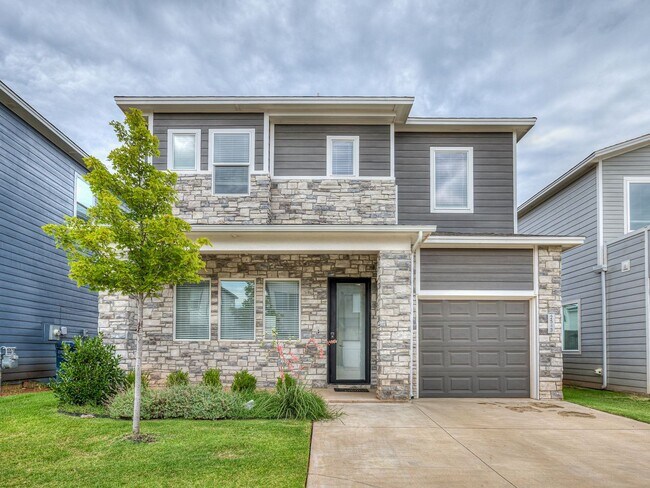 Primary Photo - Beautiful New Construction Home in Edmond/...