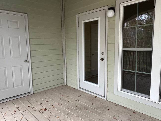 Building Photo - Lovely Condo with Updated Bathrooms and Private View - Summer House