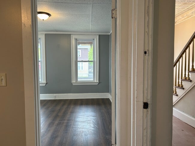 Building Photo - 114 S Melcher St