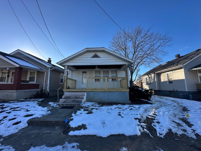 Primary Photo - Quaint One Bedroom House- Quiet Neighborhood