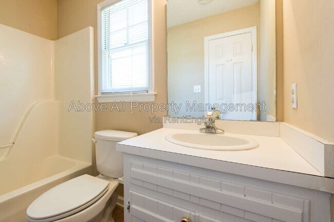 Building Photo - 408 Hunters Ridge Dr