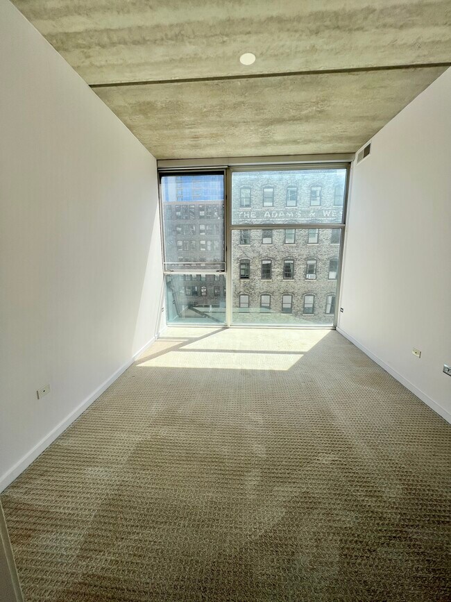 Building Photo - 630 N Franklin St