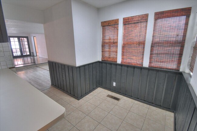 Building Photo - NE Heights ---Close to the Sandia Mountains