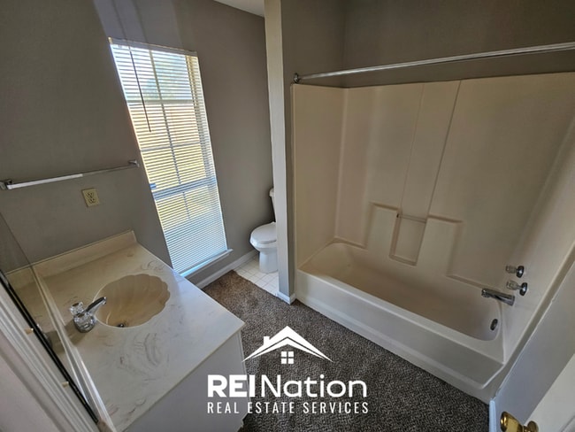 Building Photo - MEMPHIS CHARMER! | Vaulted Ceilings & Brick Fireplace | 3 Bed / 2 Bath