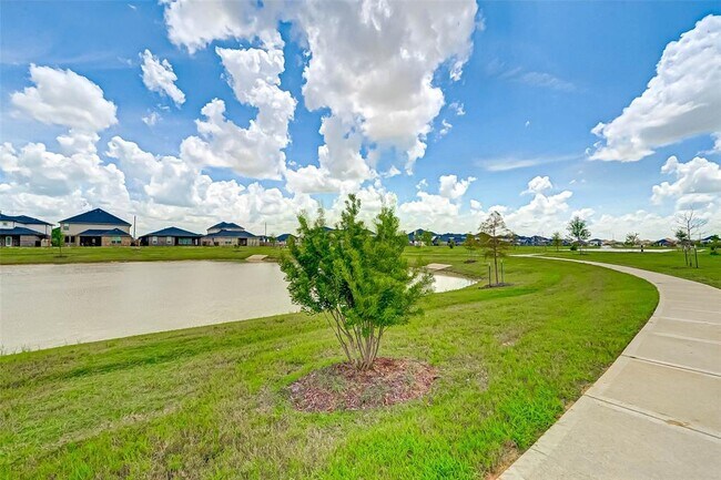 Building Photo - 28451 Hazel Trl