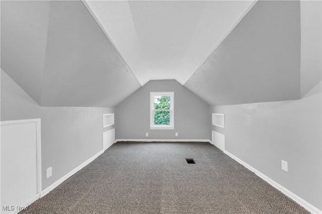 Building Photo - 22750 Tracy Ave