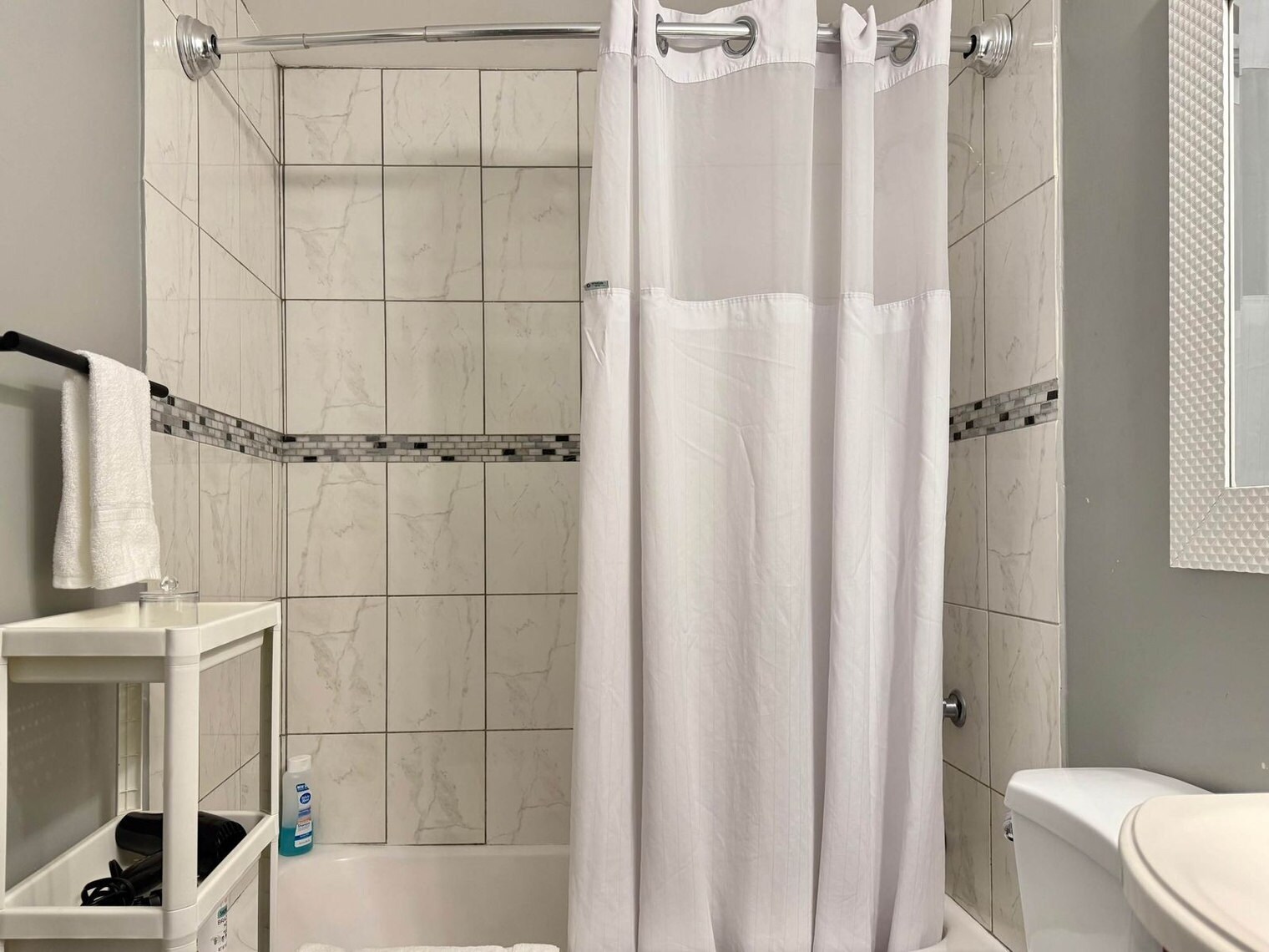 Building Photo - 300 Peachtree St