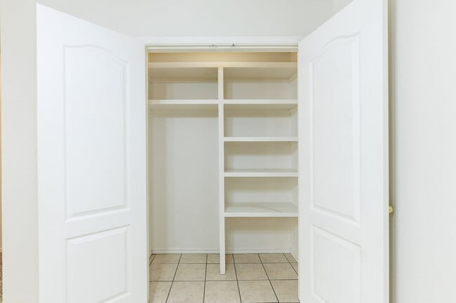 Building Photo - Super Cute Duplex in South Lubbock