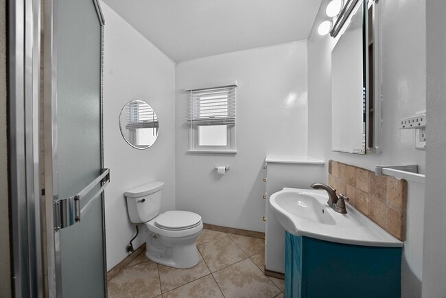 Building Photo - 75 Glendora Ave