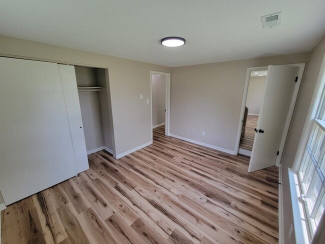 Building Photo - 7721 Diane Dr