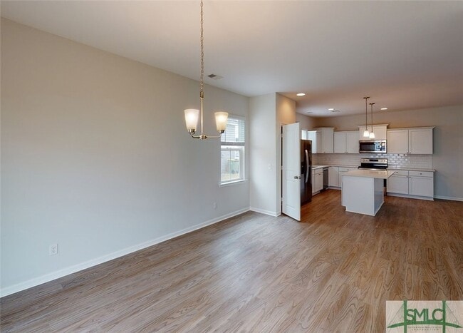 Building Photo - 108 Fern Rd