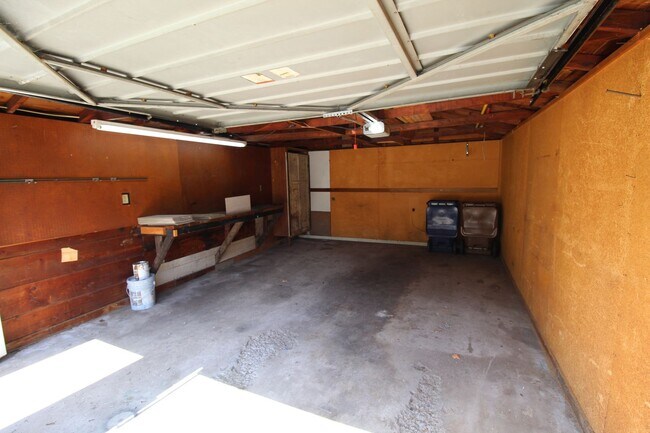 Building Photo - 6112 N Driscoll Blvd