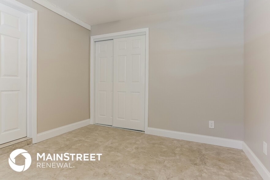 Building Photo - 402 S 12th St