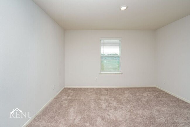 Building Photo - 25342 Shadowdale Dr