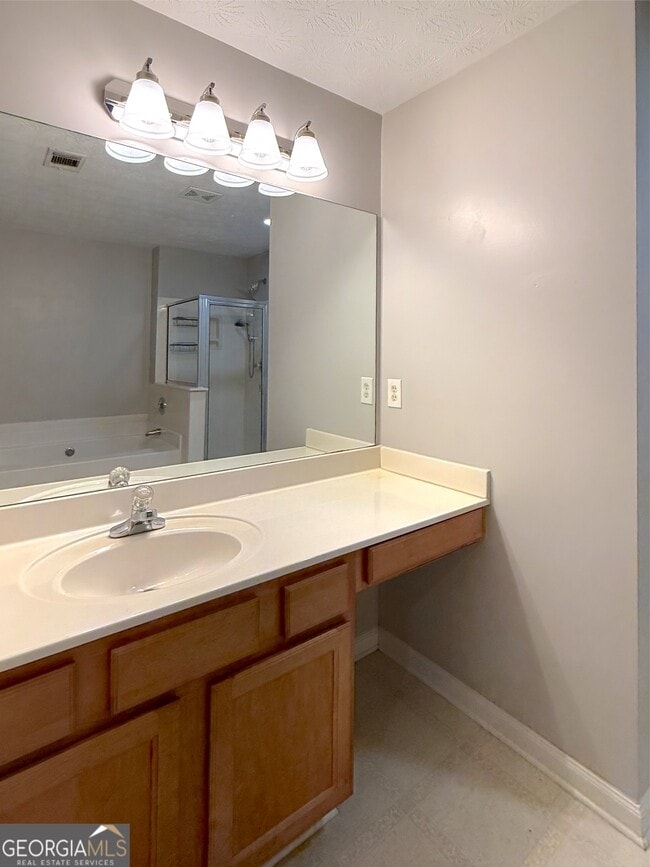 Building Photo - 3845 Grovemont Pl