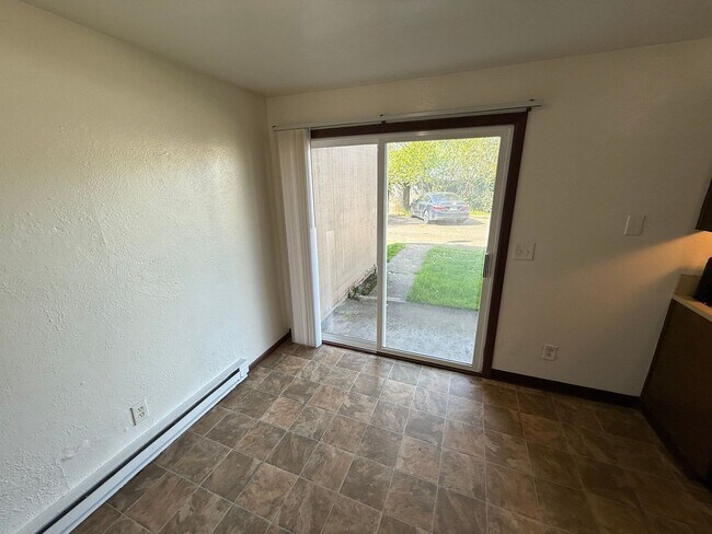 Building Photo - 3875 Iberis St NE