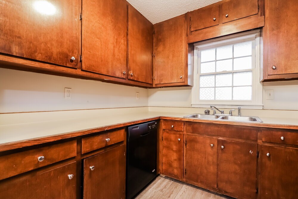 Building Photo - 235 Ashland Dr