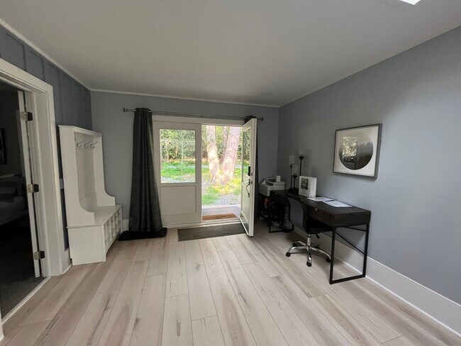 Building Photo - 315 Goldfinch Pl