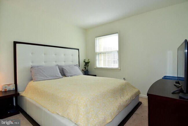 Building Photo - 3714 Carriage House Ct