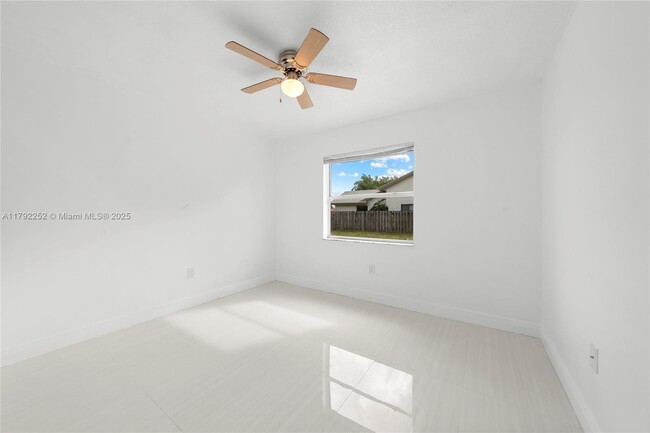 Building Photo - 1400 SW 54th Ave