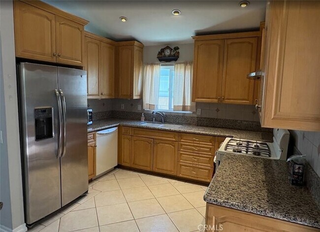 Building Photo - 14053 Bluewood Dr