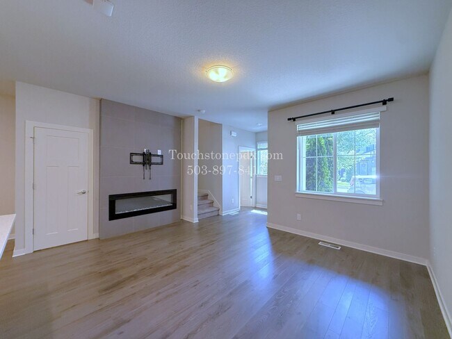Building Photo - RECEIVE $500 OFF! READY NOW! CALL TODAY! Modern Hillsboro Townhome with AC, Electric Fireplace, a...
