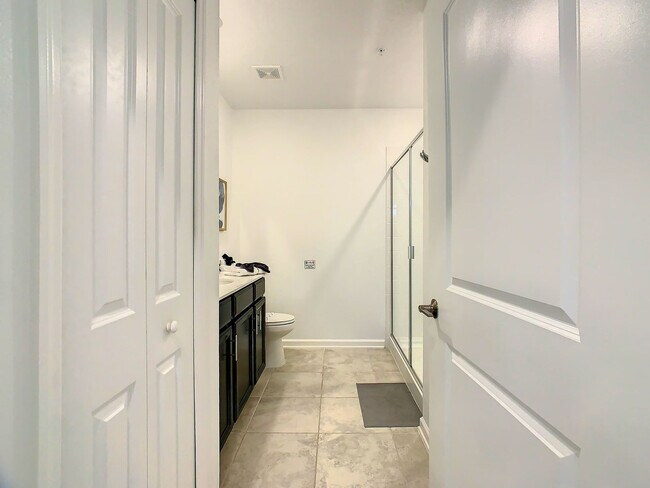 Building Photo - 9338 Sommerset Hills Dr