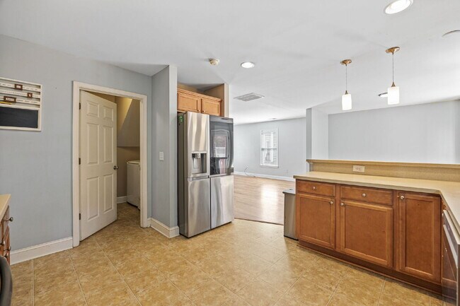 Building Photo - Beautiful 4-Bedroom, 3-Bath House