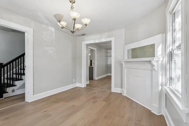 Building Photo - 710 W 31st St